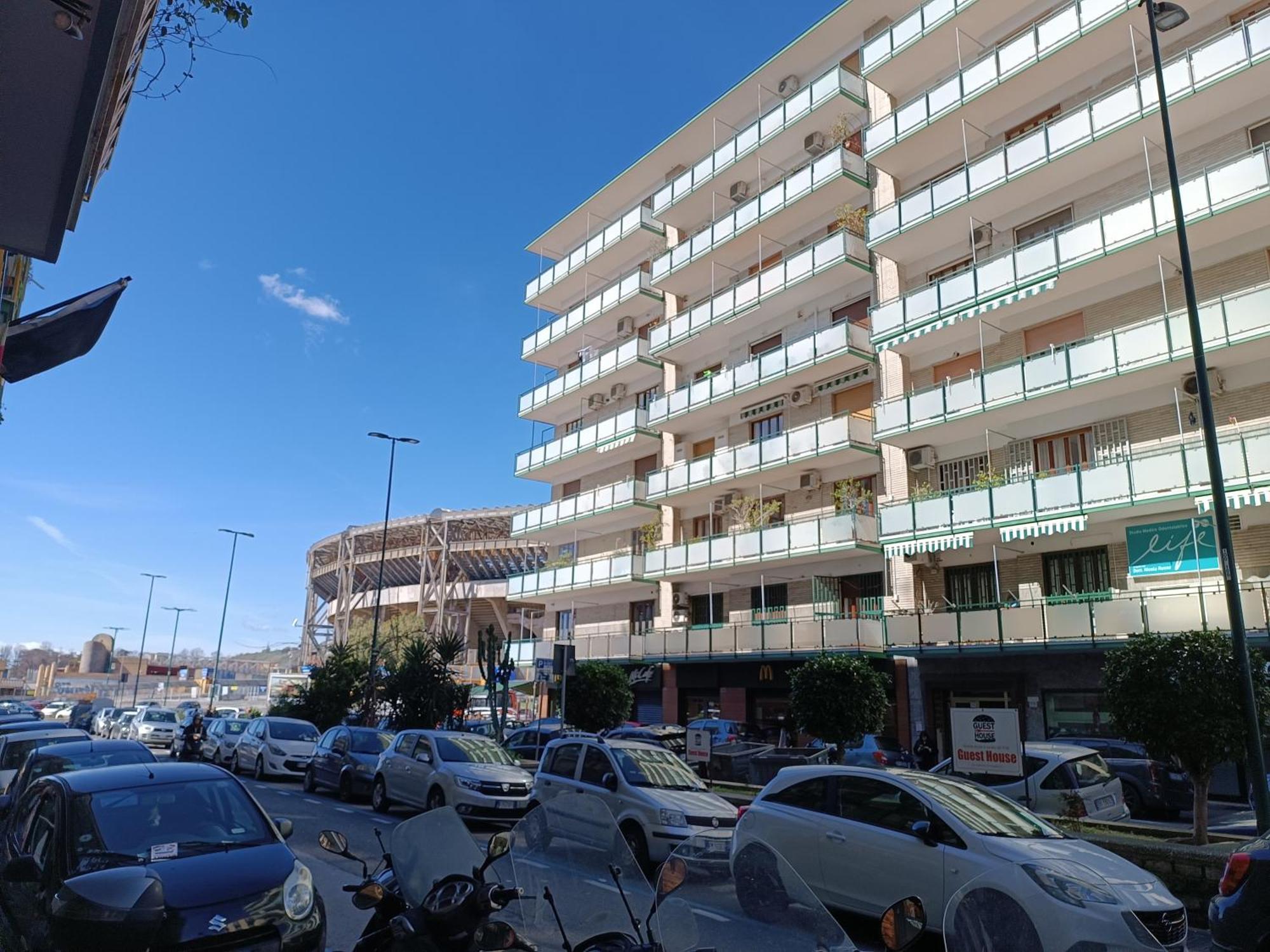B&B Napoli Fuorigrotta Exteriör bild